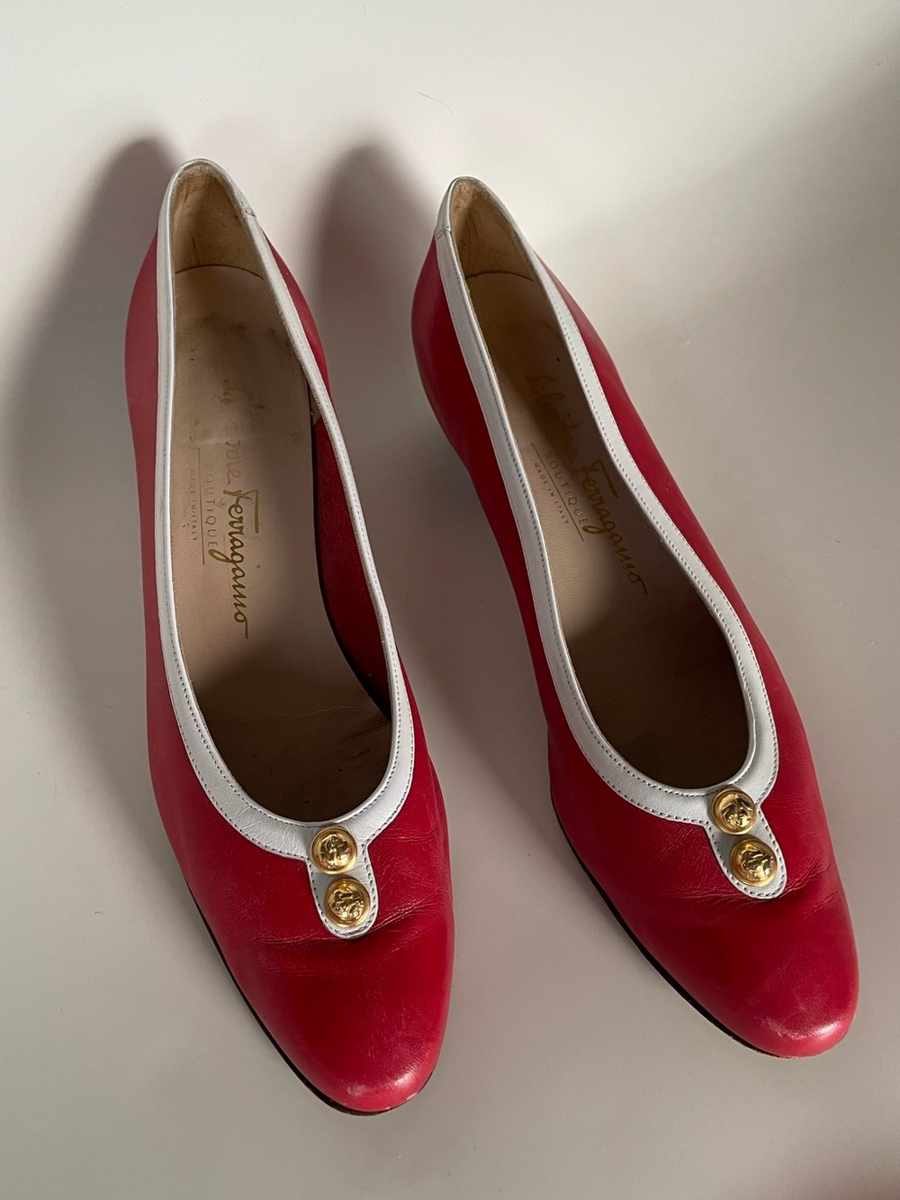 Salvatore Ferragamo Boutique Red Leather flat pumps